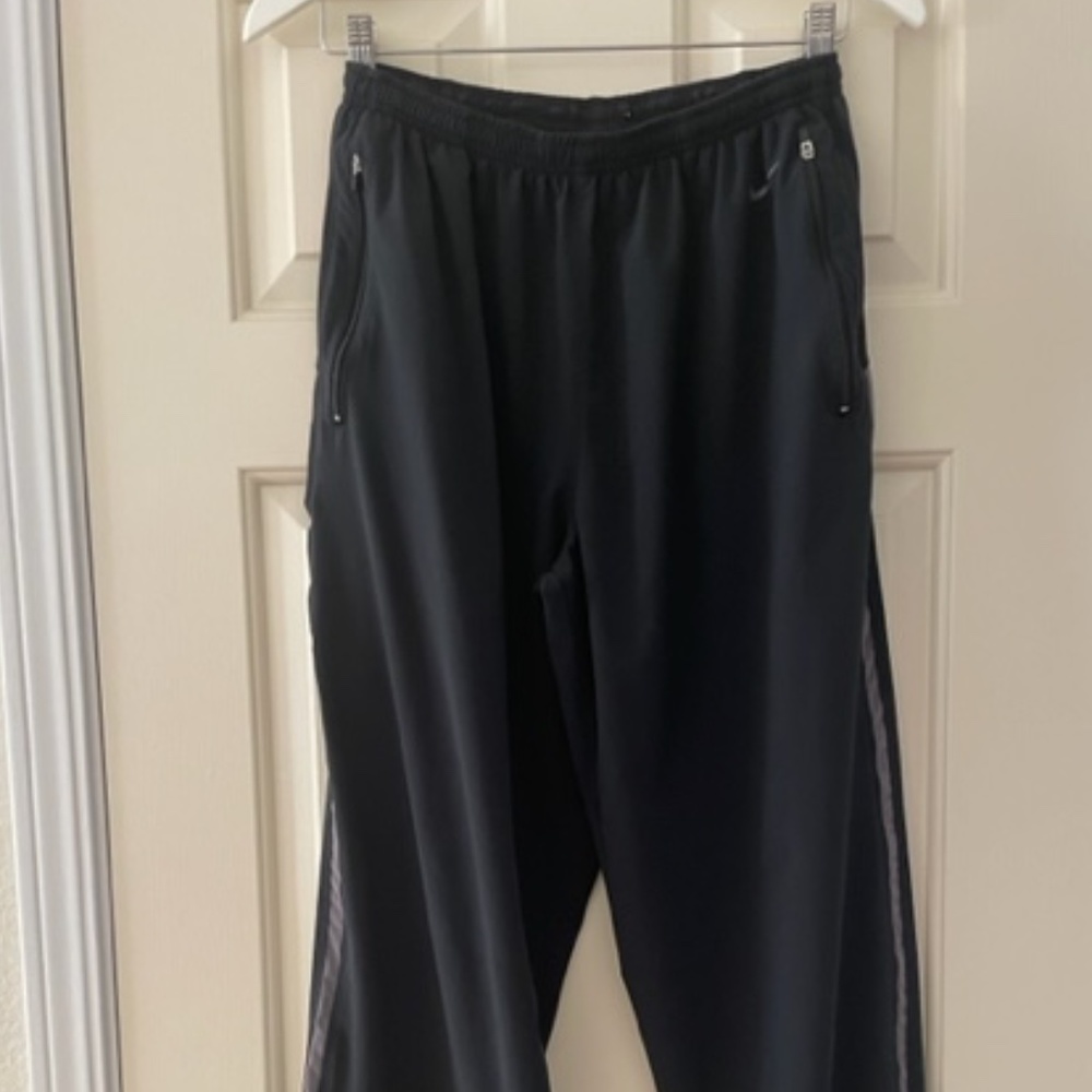 Men's Nike Black Lightweight Woven Activewear Track Pant - Size M - Picture 2 of 8